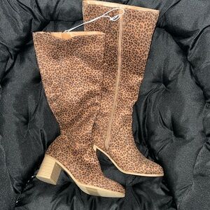 NEW BOOTS UNIVERSAL THREADS NEW - Cheetah print, size 7.5